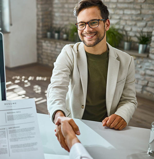 How to Dress for An Interview: A Guide to Men for Spring and Summer 2024