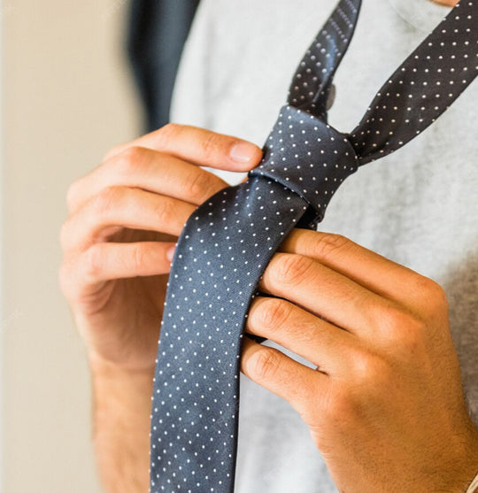 How to Tie a Tie Easy: A Complete Guide for Men