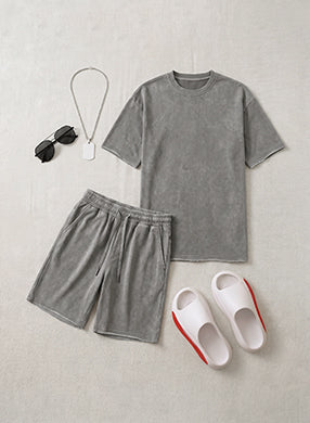 SHOP THE ENTIRE LOOK >